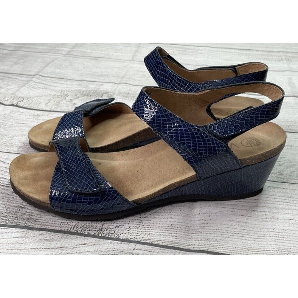 NWOT Vionic Natasia Sandals Blue Leather Faux Snakeskin Wedge Orthaheel Size 10
